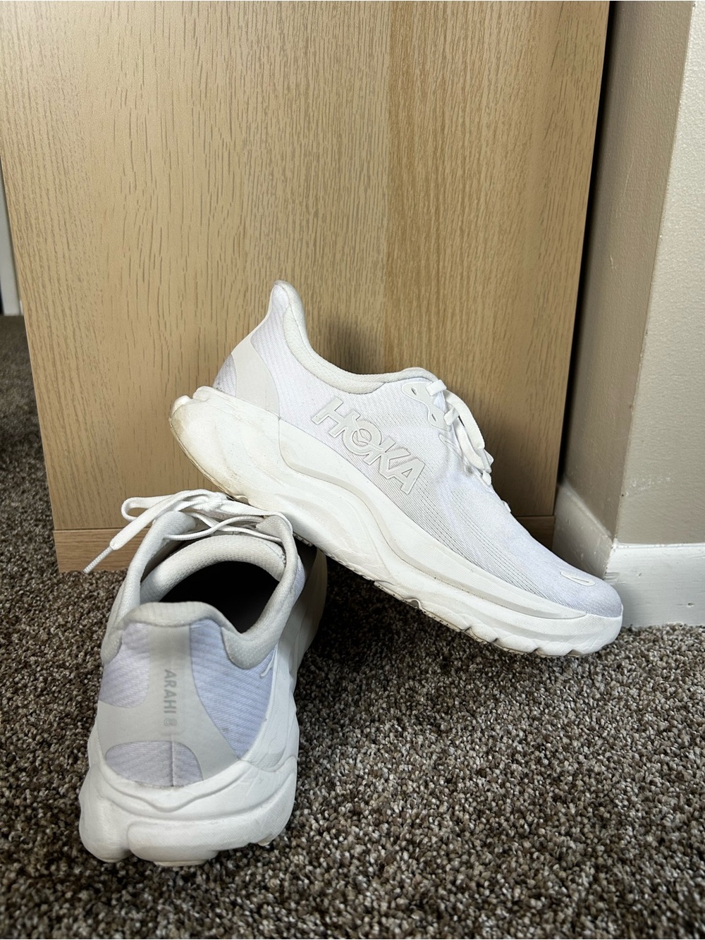 Hoka Arahi 8